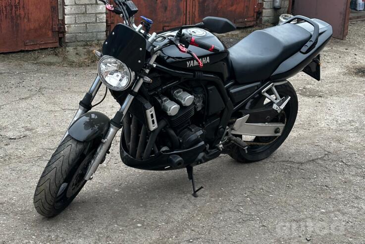 Yamaha FZS 600 Fazer