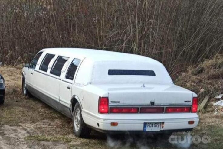 Lincoln Town Car 2 generation