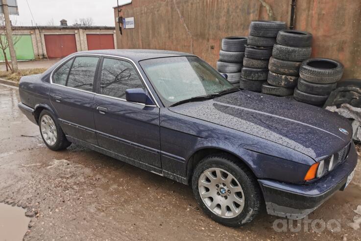 BMW 5 Series E34 Sedan