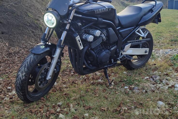 Yamaha FZS 600 Fazer