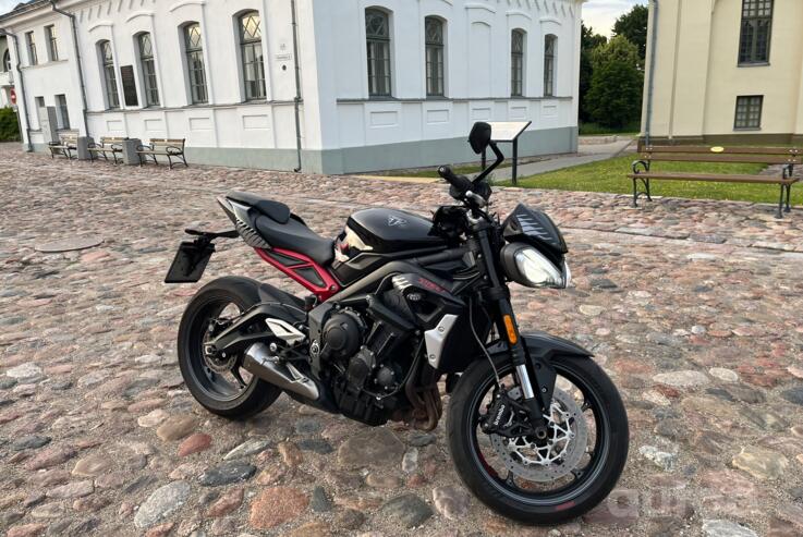 Triumph Street Triple