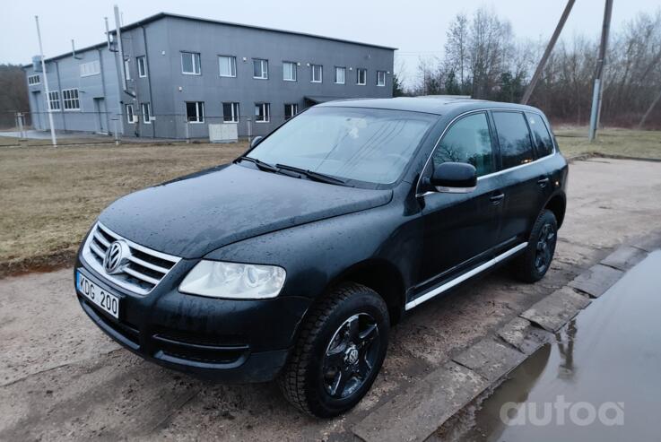 Volkswagen Touareg 1 generation Crossover