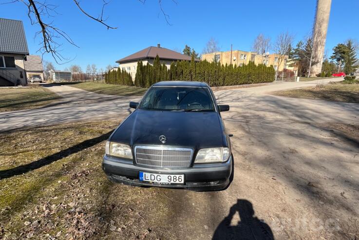 Mercedes-Benz C-Class W202/S202 Sedan