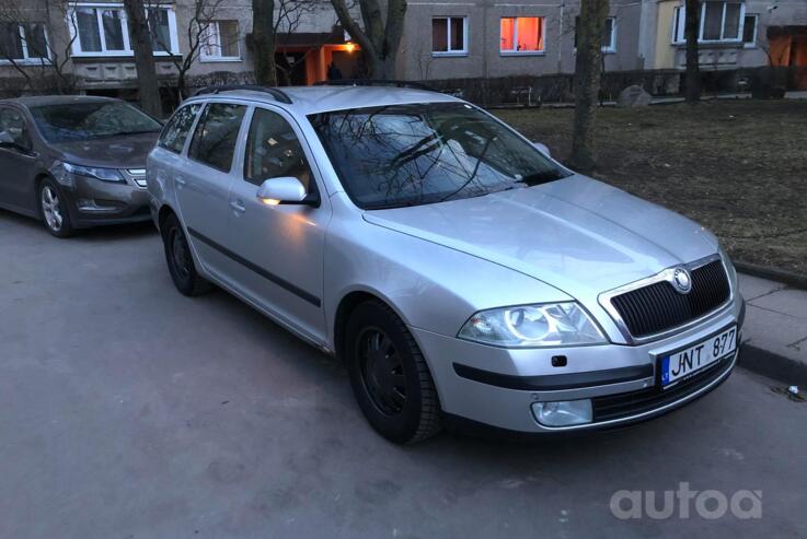 Skoda Octavia 2 generation Combi wagon 5-doors