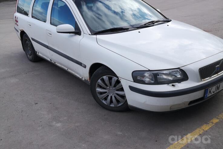 Volvo V70 2 generation wagon