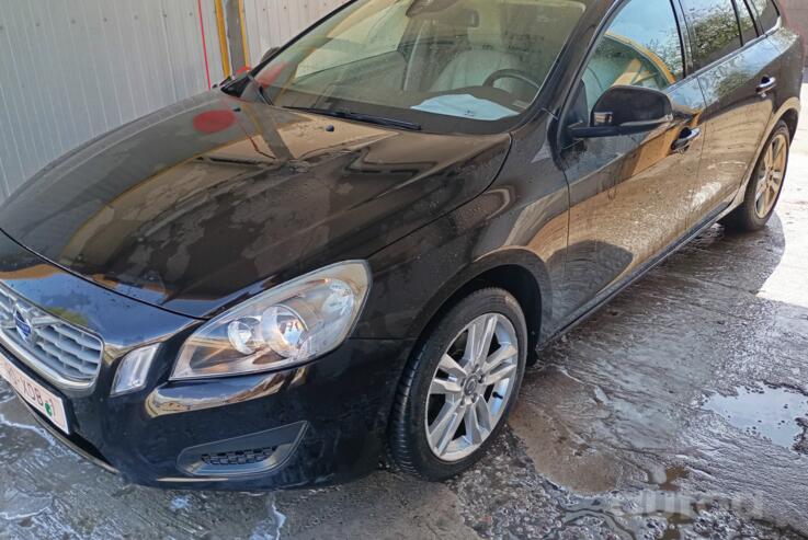 Volvo V60 1 generation wagon