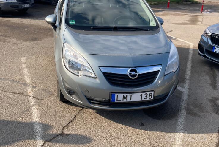 Opel Meriva 2 generation Minivan