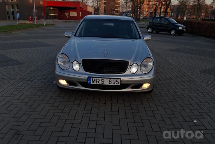 Mercedes-Benz E-Class W211 Sedan