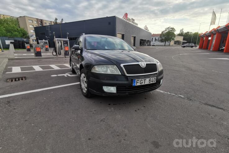 Skoda Octavia 2 generation Combi wagon 5-doors