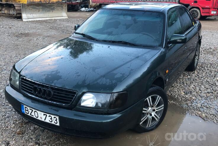Audi A6 A4/C4 Sedan