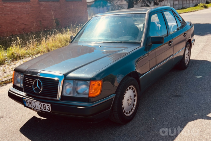 Mercedes-Benz W124 1 generation