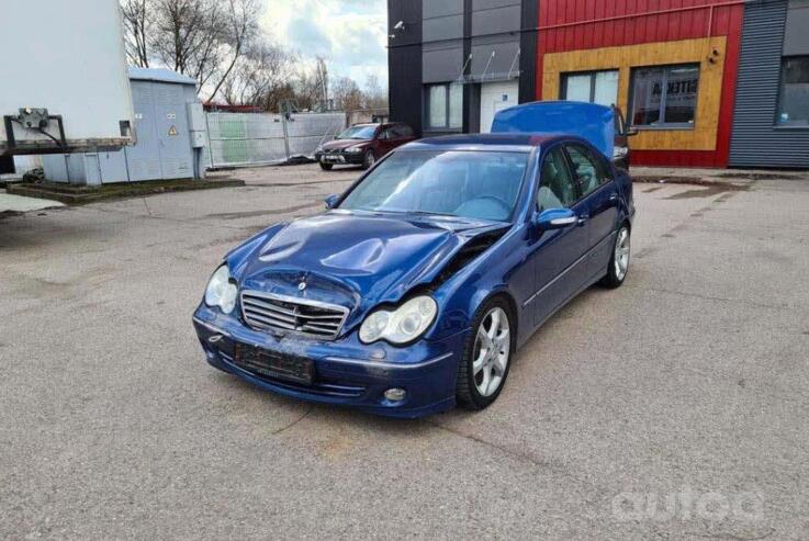 Mercedes-Benz C-Class W203/S203/CL203 Sedan
