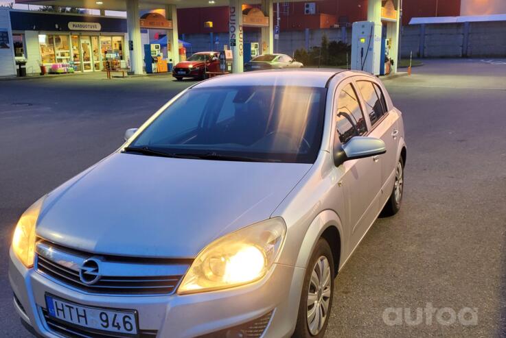 Opel Astra H Hatchback
