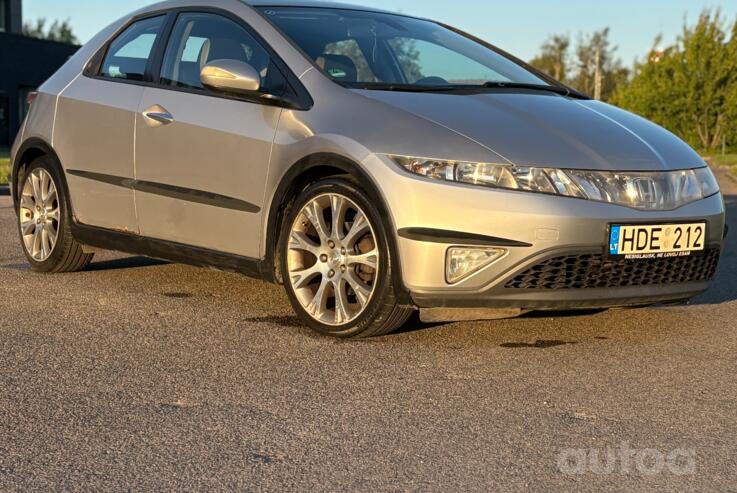 Honda Civic 8 generation Hatchback 5-doors