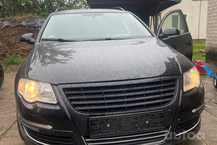 Volkswagen Passat B6 wagon 5-doors