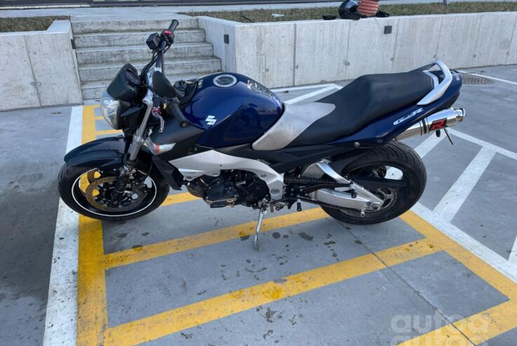 Suzuki GSR 600