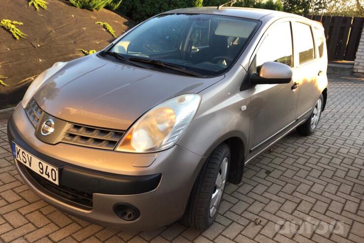 Nissan Note E11 Hatchback