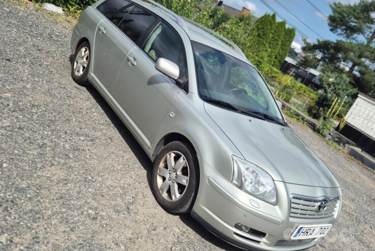 Toyota Avensis 2 generation wagon
