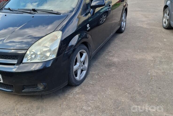 Toyota Corolla Verso 1 generation [restyling] Minivan