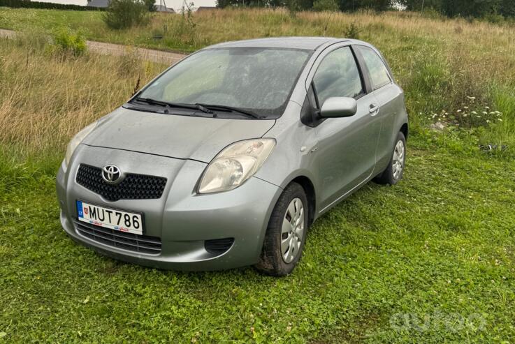 Toyota Yaris 2 generation