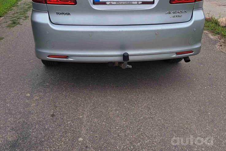 Toyota Avensis Verso