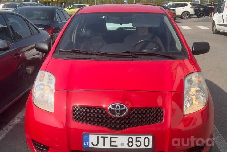 Toyota Yaris 2 generation
