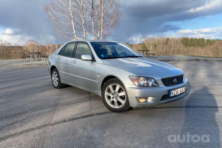 Lexus IS XE10 Sedan