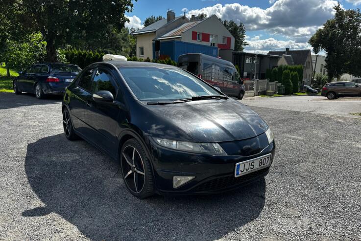 Honda Civic 8 generation Hatchback 5-doors