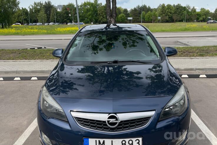 Opel Astra J Hatchback 5-doors