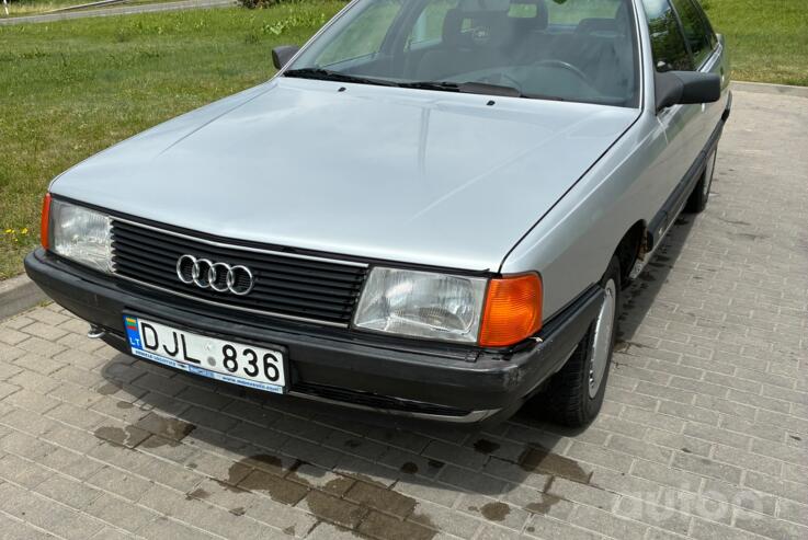Audi 100 4A/C4 Sedan