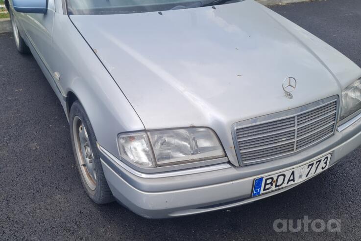 Mercedes-Benz C-Class W202/S202 Sedan
