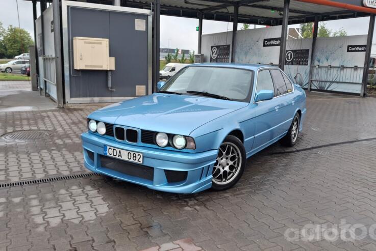 BMW 5 Series E34 Sedan