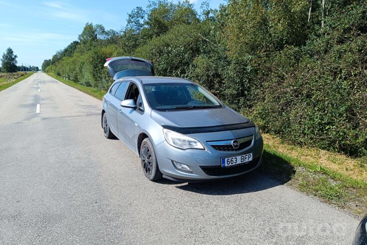 Opel Astra J [restyling] Sports Tourer wagon 5-doors