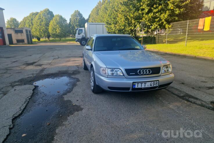 Audi A6 A4/C4 Sedan