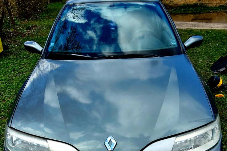 Renault Laguna 2 generation Liftback