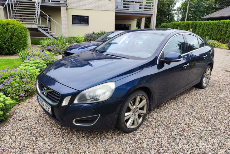 Volvo S60 2 generation Sedan