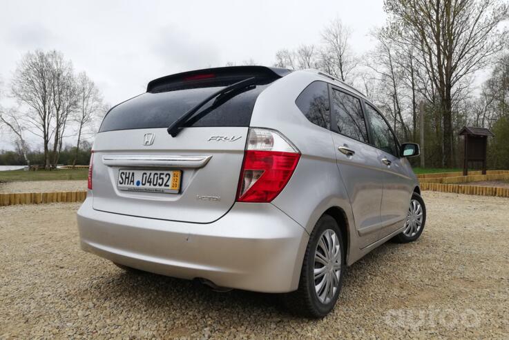 Honda FR-V 1 generation Minivan