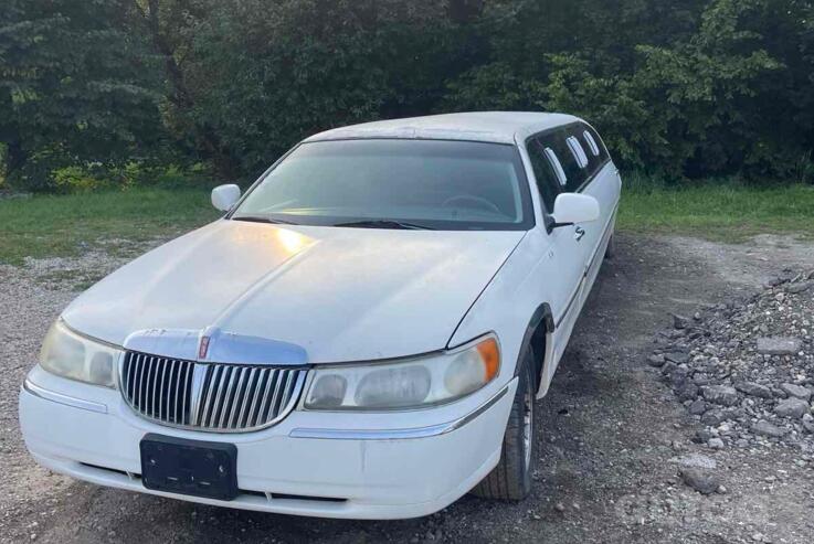 Lincoln Town Car 3 generation Stretch Limousine
