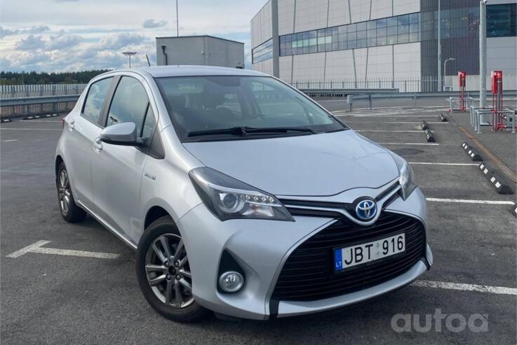 Toyota Yaris XP130 [2th restyling] Hatchback