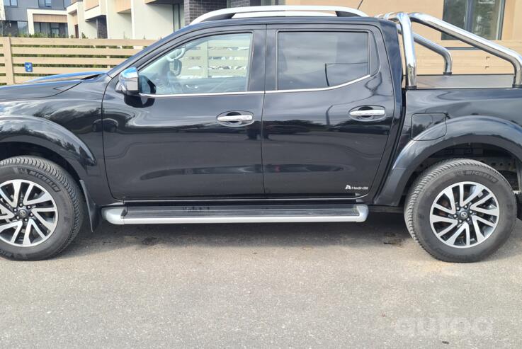 Nissan NP300 1 generation Double Cab pickup