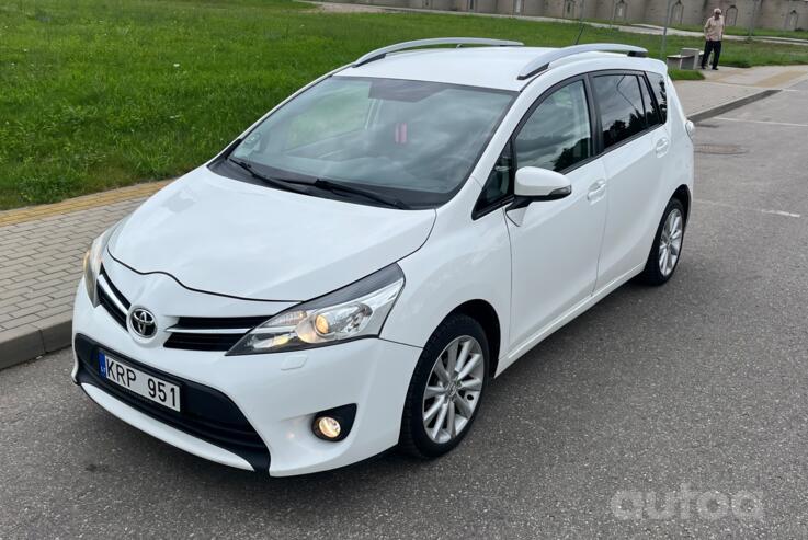 Toyota Verso 1 generation [restyling] Minivan