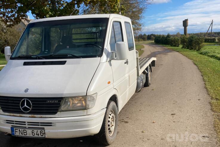 Mercedes-Benz Sprinter First generation