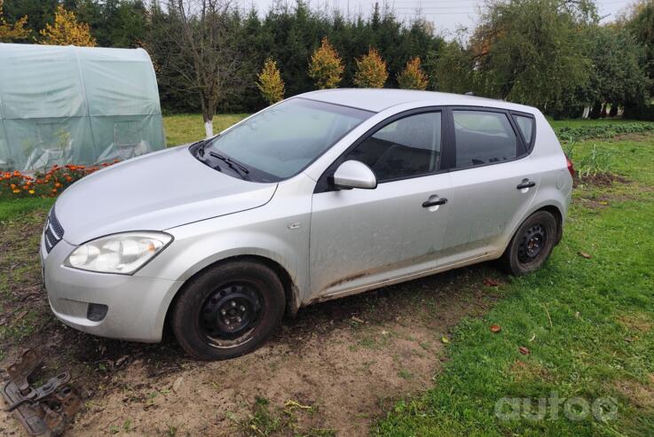 Kia Cee'd 1 generation Hatchback 5-doors