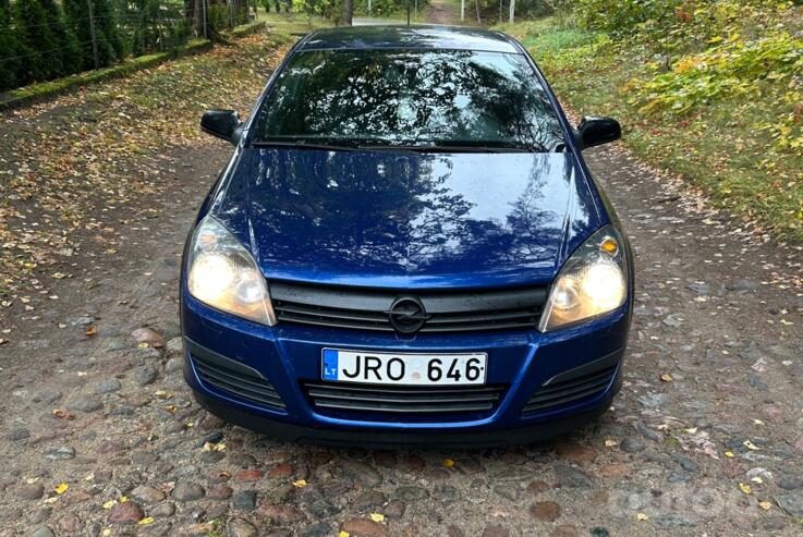 Opel Astra H Hatchback