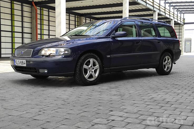 Volvo V70 2 generation wagon