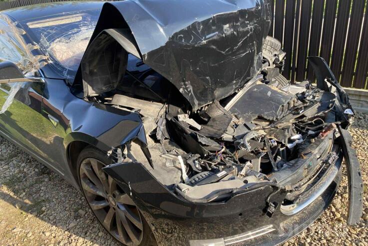 Tesla Model S 1 generation Liftback