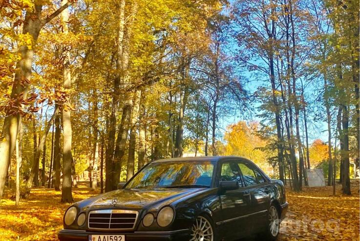 Mercedes-Benz E-Class W210 Sedan
