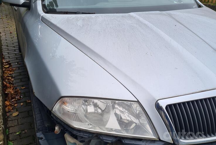 Skoda Octavia 2 generation Combi wagon 5-doors