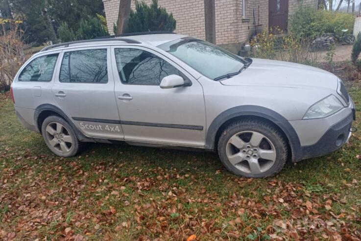 Skoda Octavia 2 generation Combi Scout wagon 5-doors