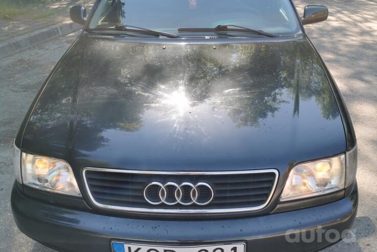Audi A6 A4/C4 Sedan